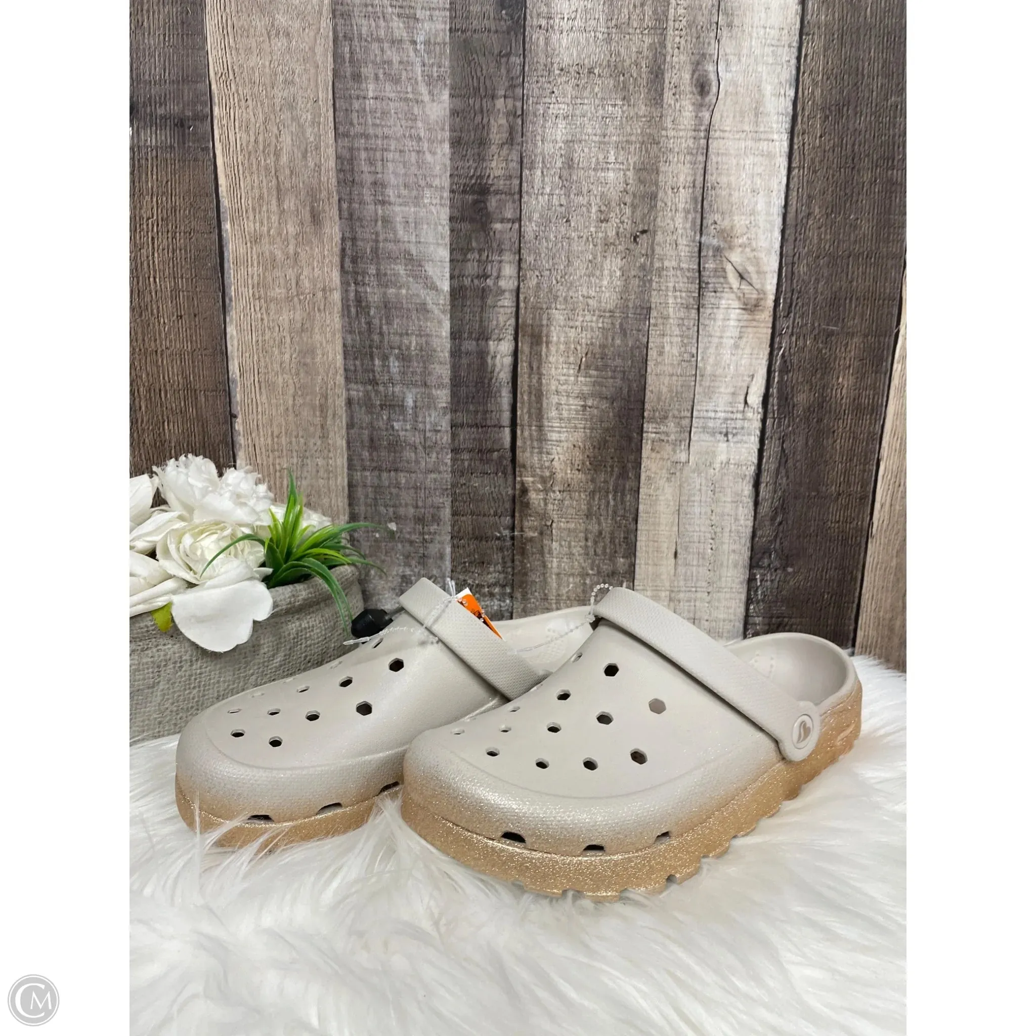 Shoes Flats By Skechers In Beige, Size: 8.5